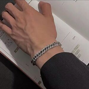 Stainlesss steel bracelet